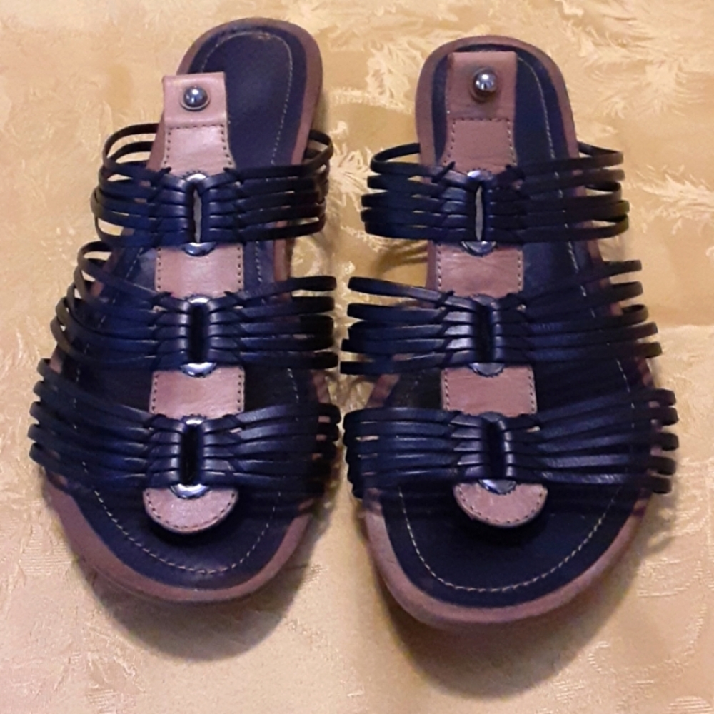 GEOX BEAUTIFUL SANDALS LEATHER Size 10 WOMENS Color Black and Tan